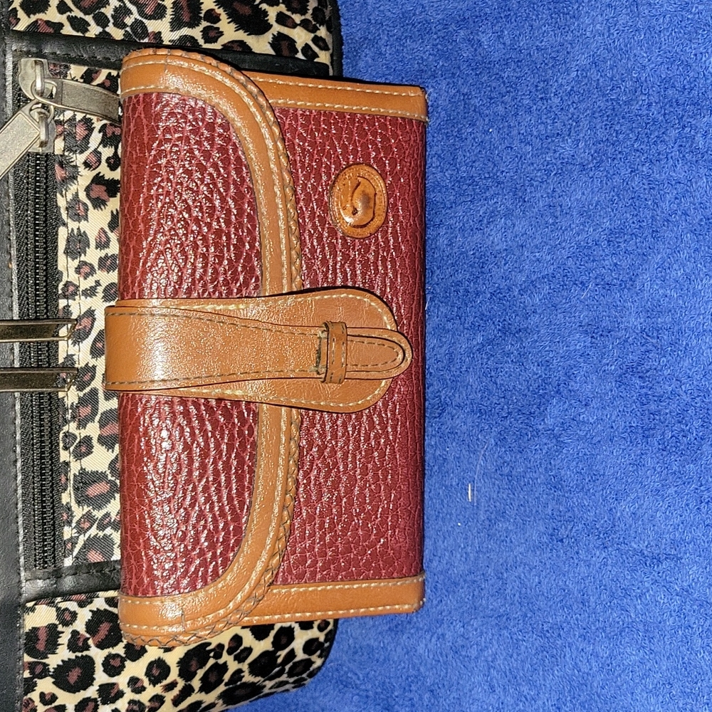 Dooney and Bourke maroon leather wallet